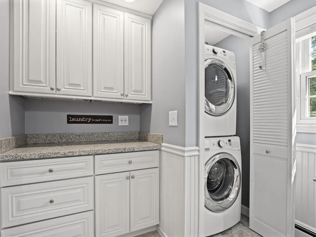 44 Mcquade Brook Road Bedford NH 03110