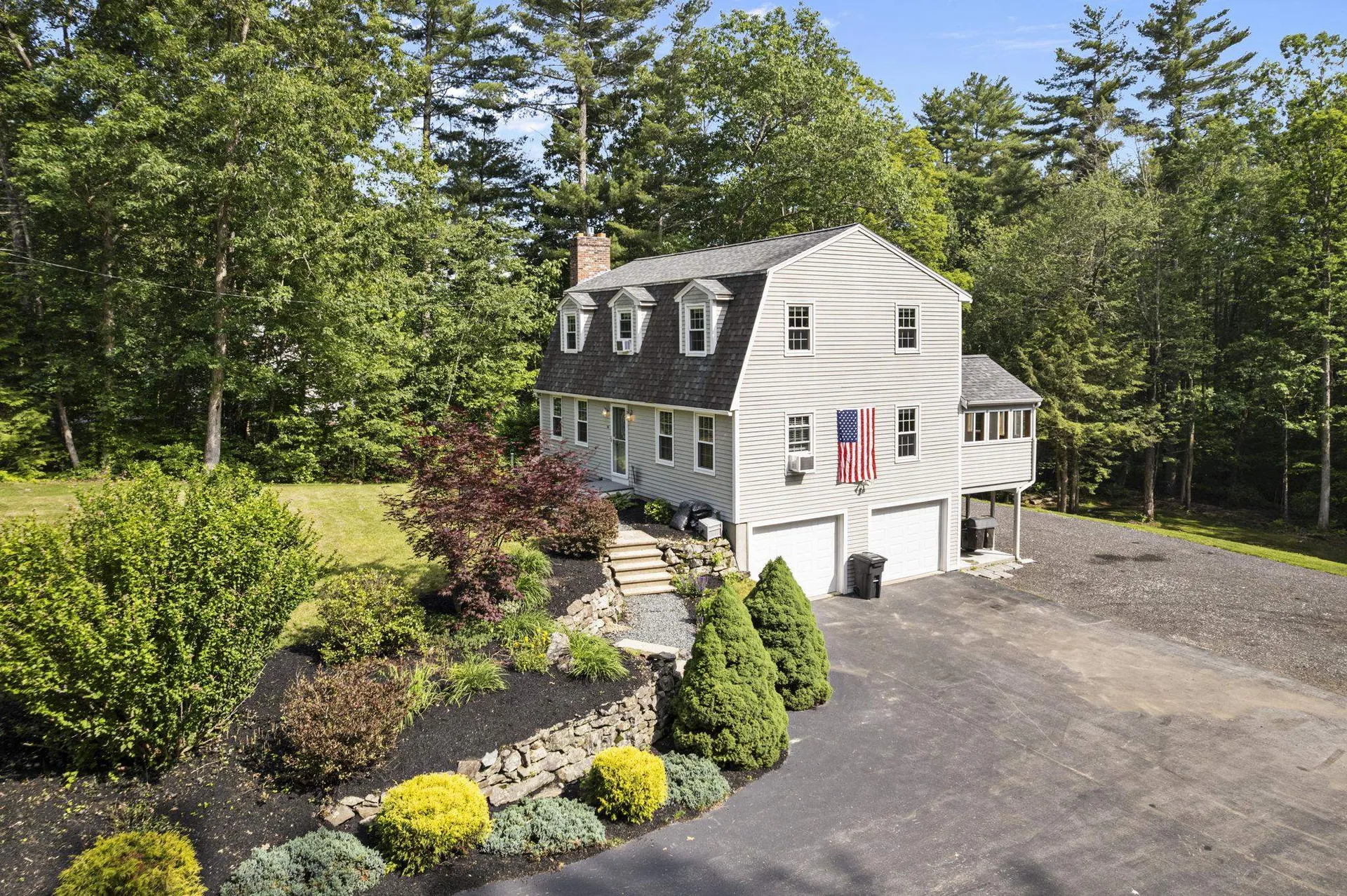 44 Mcquade Brook Road Bedford NH 03110