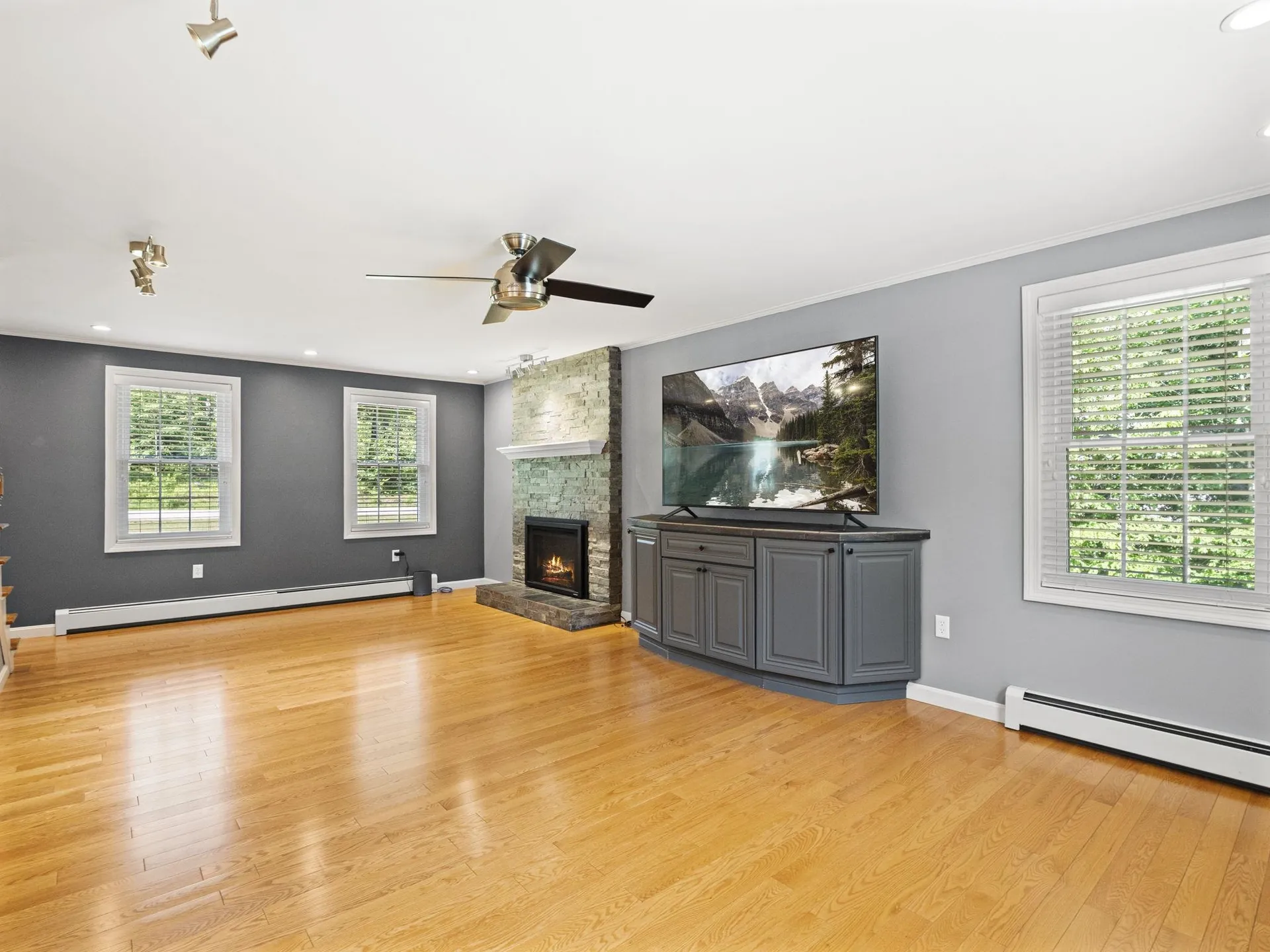 44 Mcquade Brook Road Bedford NH 03110