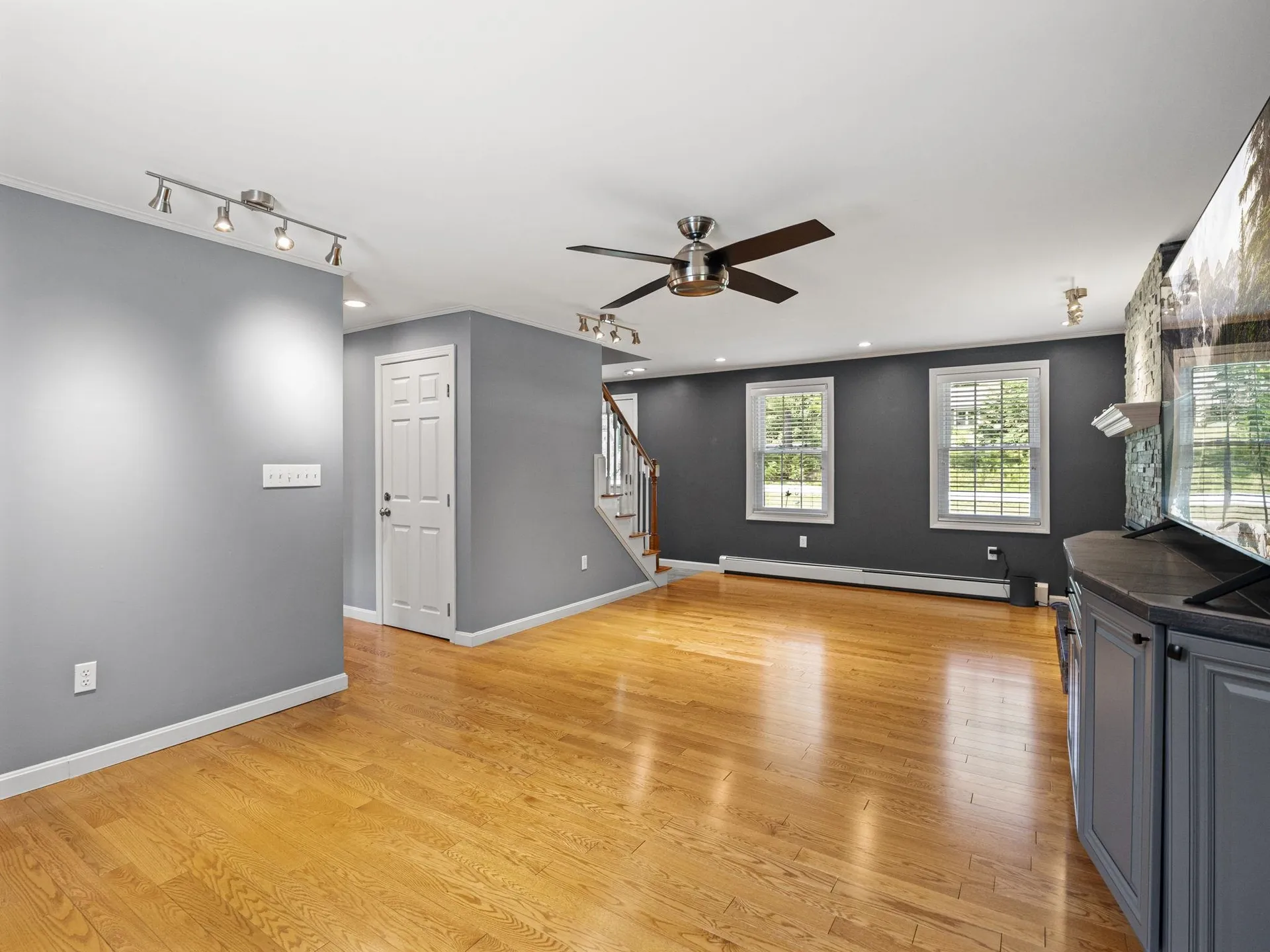 44 Mcquade Brook Road Bedford NH 03110