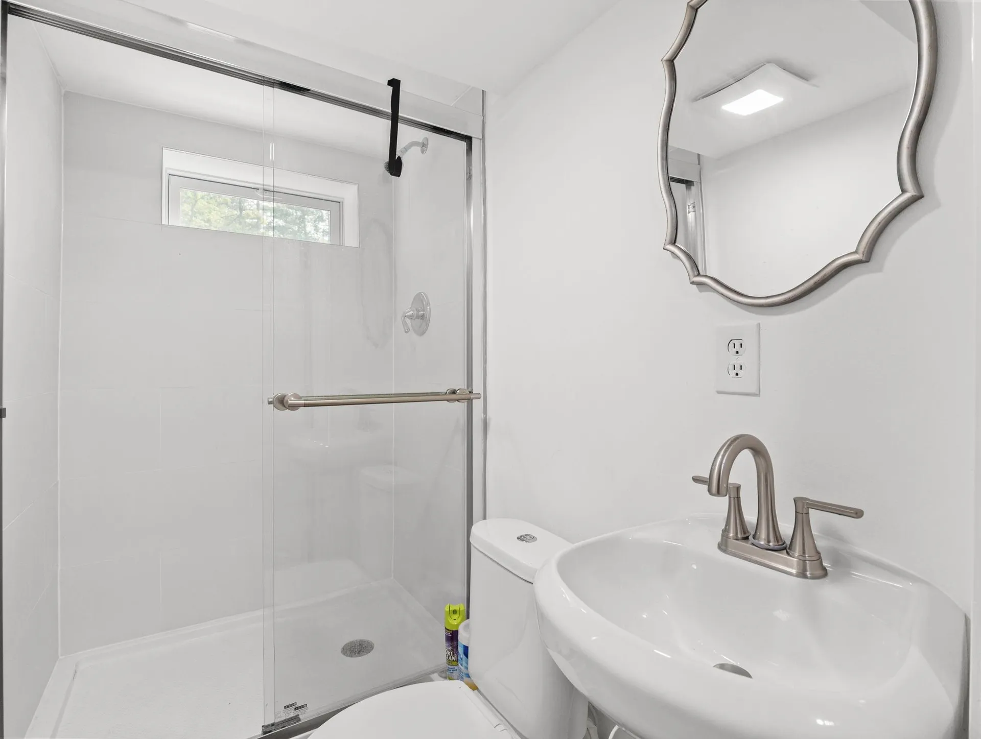 44 Mcquade Brook Road Bedford NH 03110