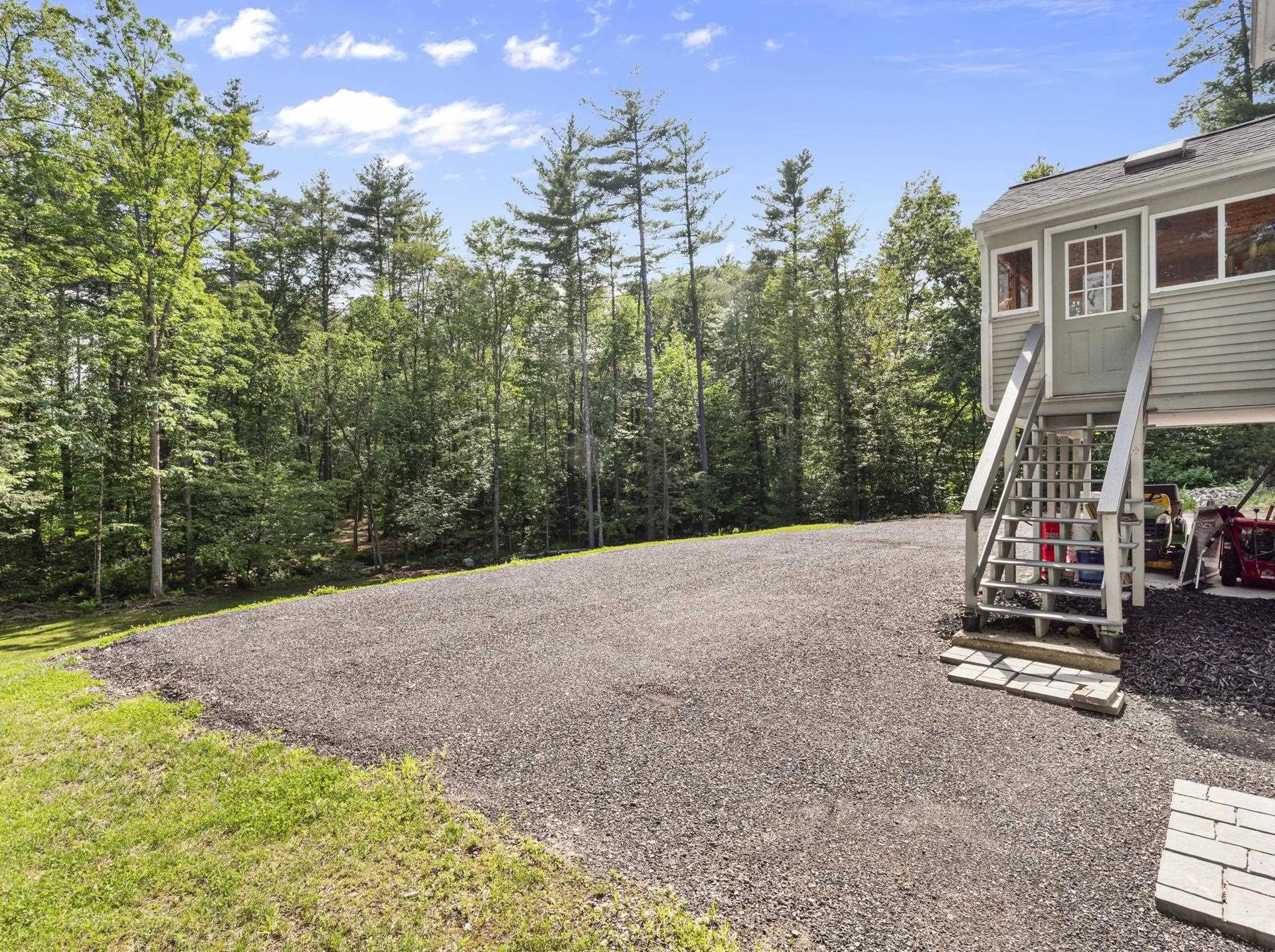 44 Mcquade Brook Road Bedford NH 03110