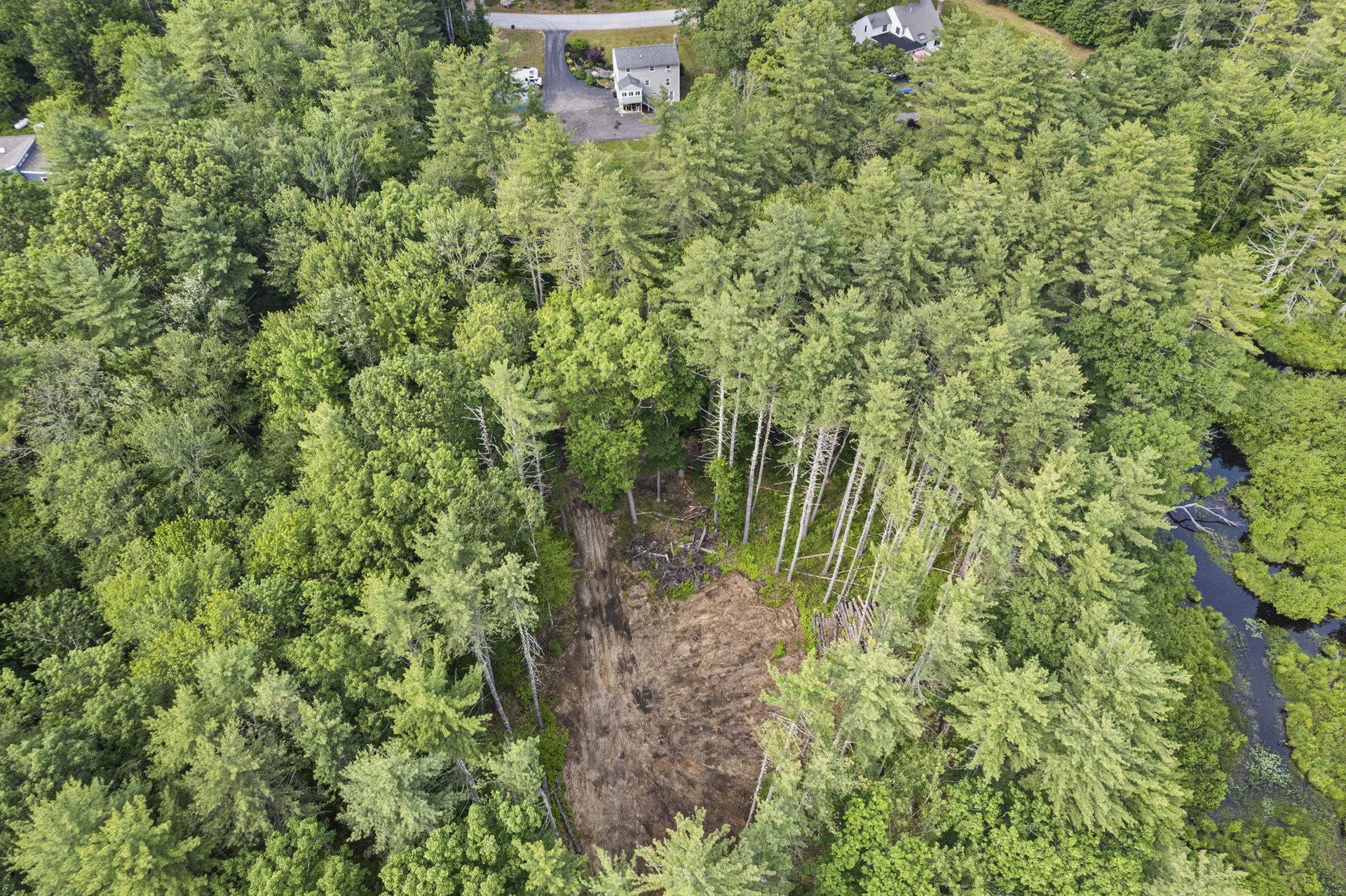 44 Mcquade Brook Road Bedford NH 03110