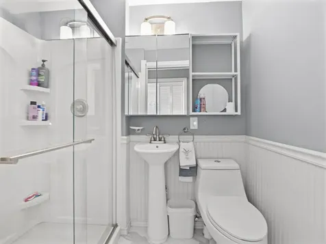 44 Mcquade Brook Road Bedford NH 03110