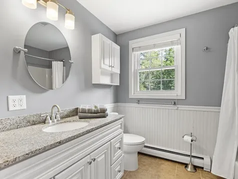 44 Mcquade Brook Road Bedford NH 03110