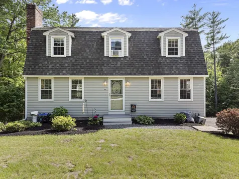 44 Mcquade Brook Road Bedford NH 03110