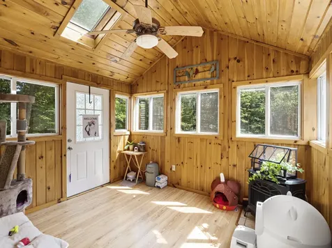 44 Mcquade Brook Road Bedford NH 03110