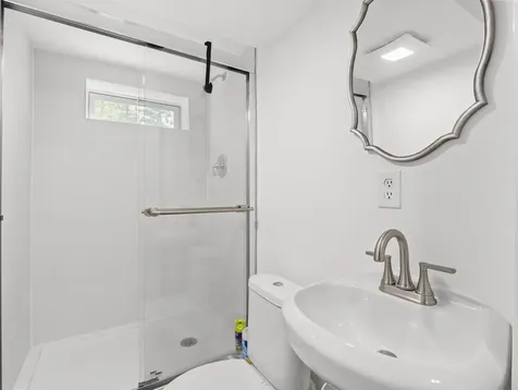 44 Mcquade Brook Road Bedford NH 03110