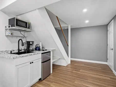 44 Mcquade Brook Road Bedford NH 03110