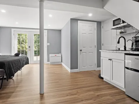 44 Mcquade Brook Road Bedford NH 03110