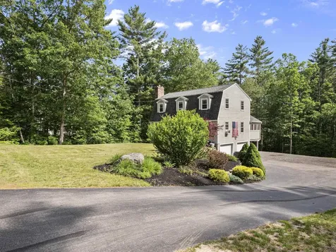 44 Mcquade Brook Road Bedford NH 03110