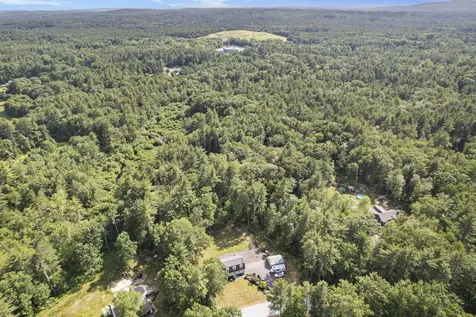 44 Mcquade Brook Road Bedford NH 03110