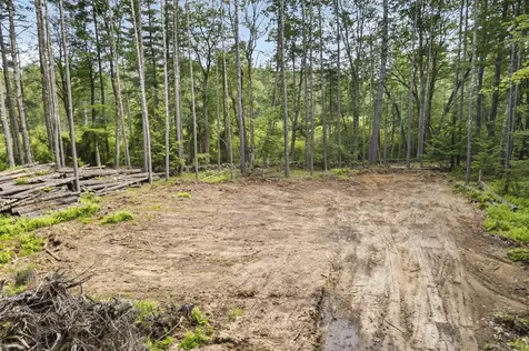 44 Mcquade Brook Road Bedford NH 03110