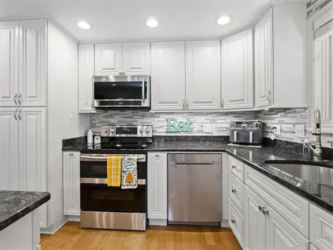 44 Mcquade Brook Road Bedford NH 03110