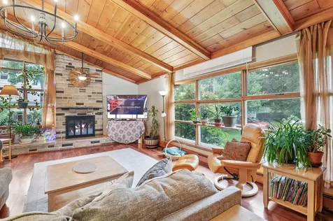 4 Sauer Terrace Durham NH 03824