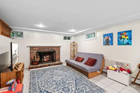 4 Sauer Terrace Durham NH 03824