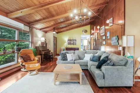 4 Sauer Terrace Durham NH 03824