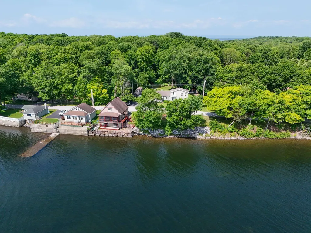 681 Abnaki Road North Hero VT 05474