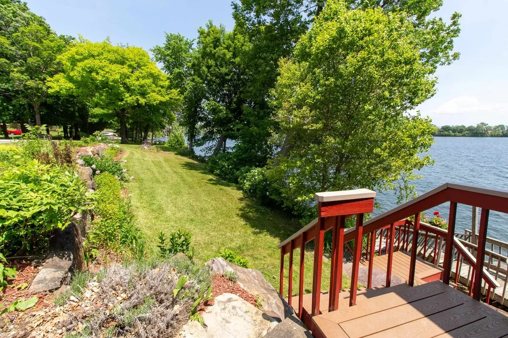 681 Abnaki Road North Hero VT 05474