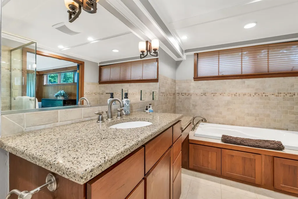 679 Kearsarge Road Conway NH 03860