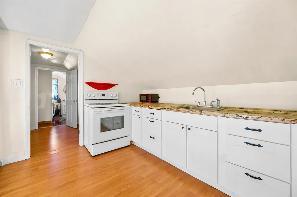 17 North Avenue Plaistow NH 03865