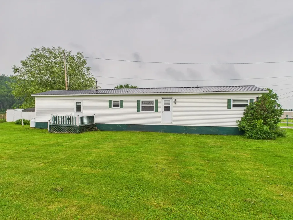 71 Canaan Mh Park Canaan VT 05903