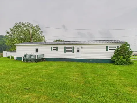 71 Canaan Mh Park Canaan VT 05903