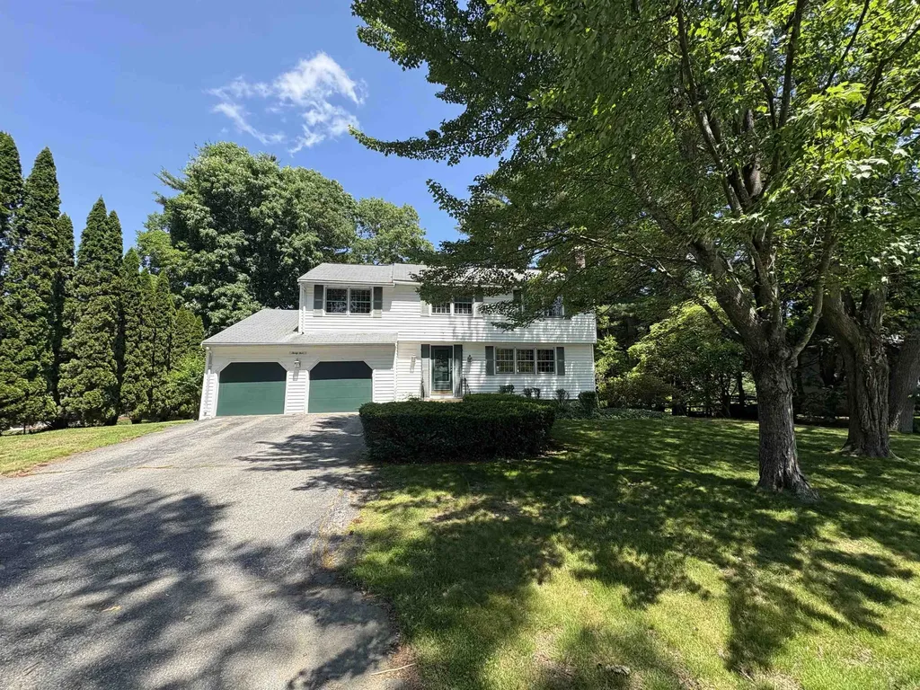 35 Woodland Drive Nashua NH 03063