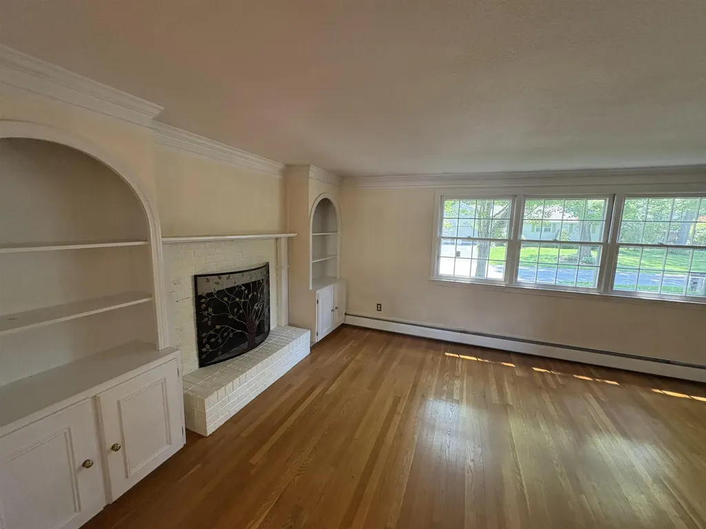 35 Woodland Drive Nashua NH 03063