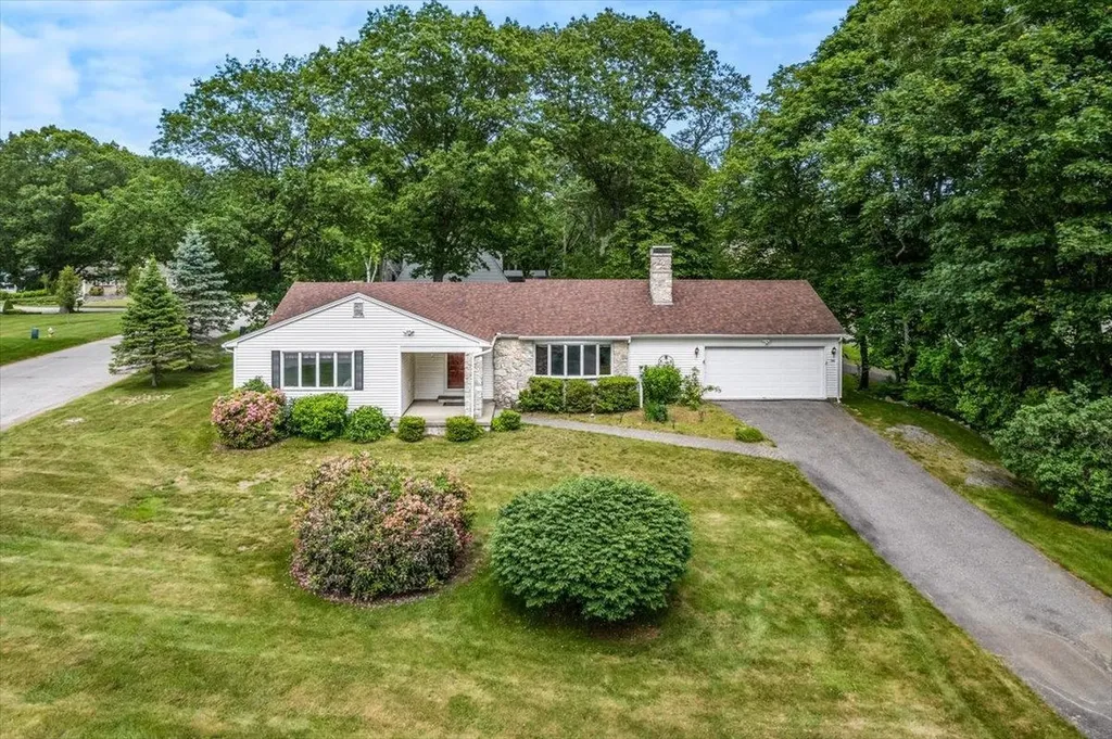 2 Presidential Circle Hampton NH 03842