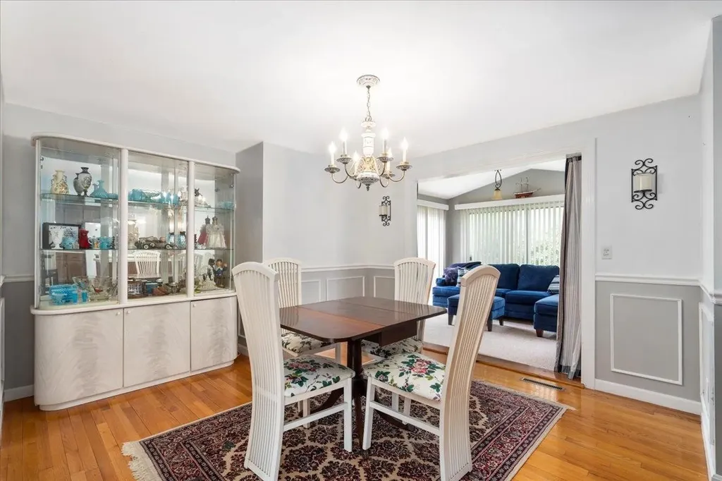 2 Presidential Circle Hampton NH 03842