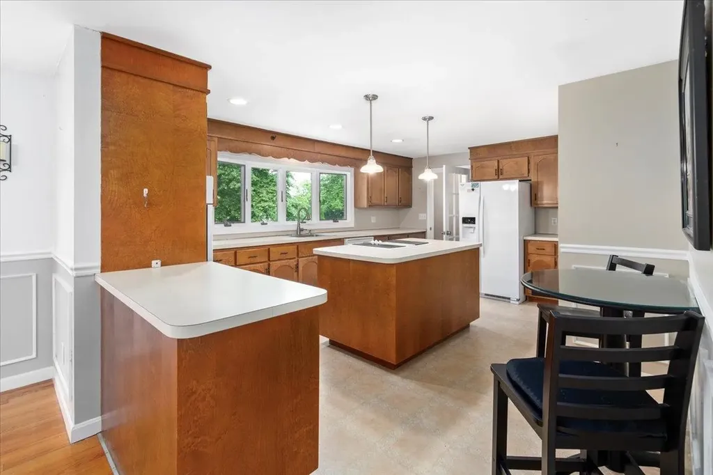 2 Presidential Circle Hampton NH 03842