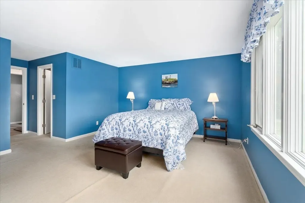 2 Presidential Circle Hampton NH 03842