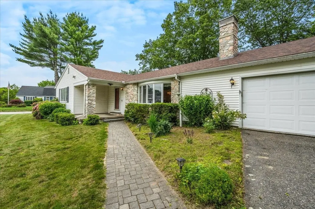 2 Presidential Circle Hampton NH 03842