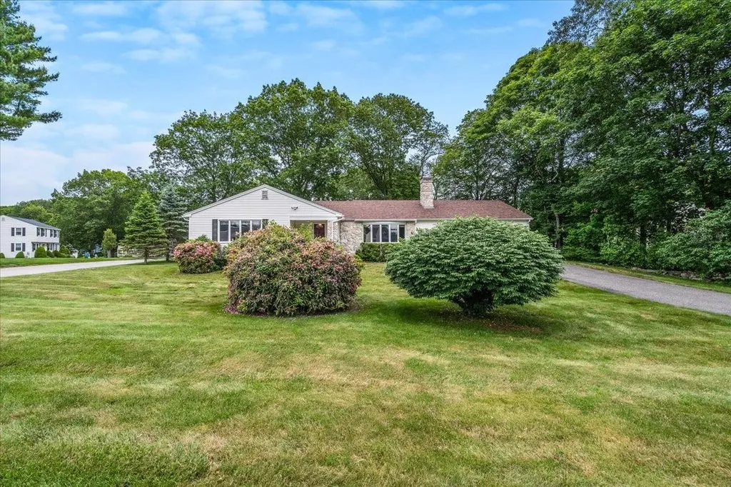 2 Presidential Circle Hampton NH 03842