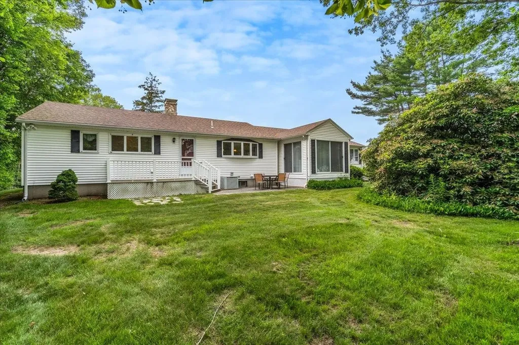 2 Presidential Circle Hampton NH 03842