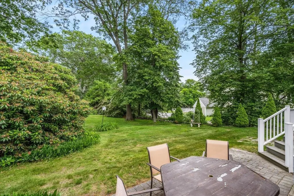 2 Presidential Circle Hampton NH 03842