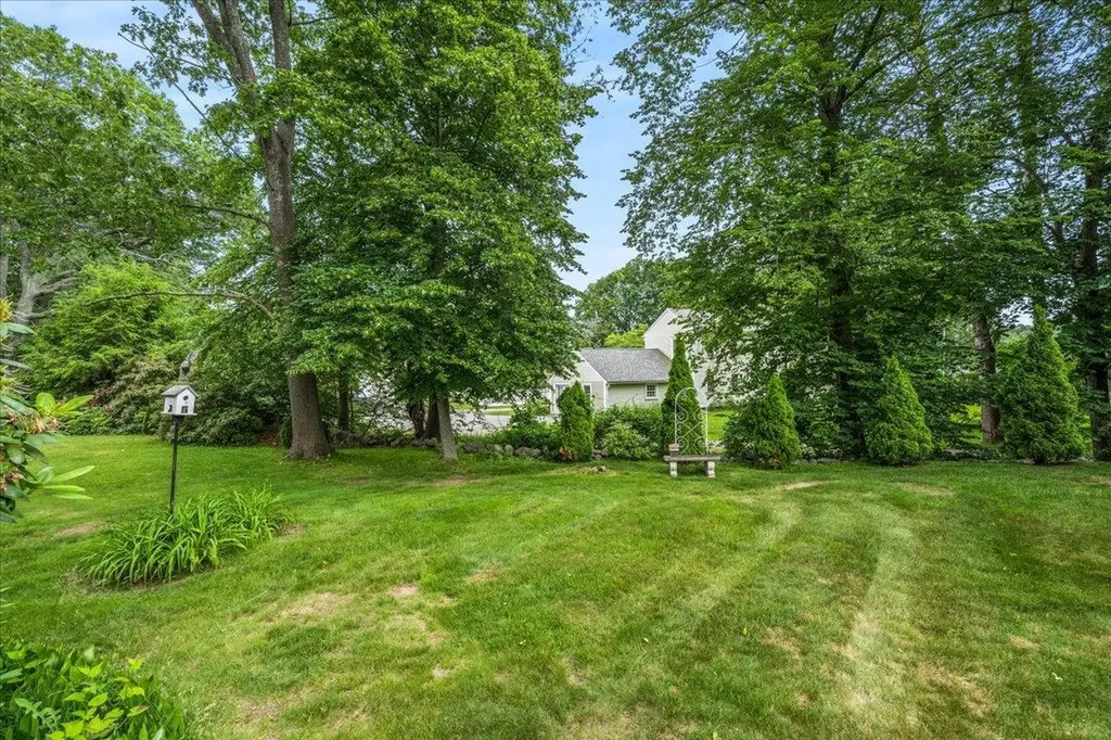 2 Presidential Circle Hampton NH 03842