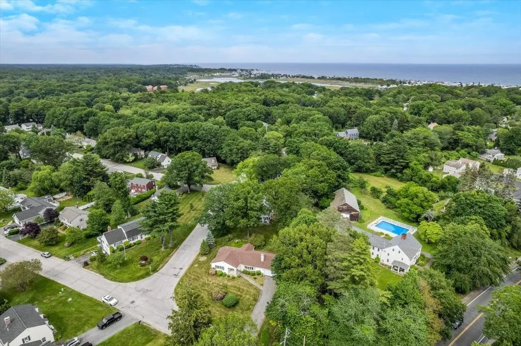 2 Presidential Circle Hampton NH 03842