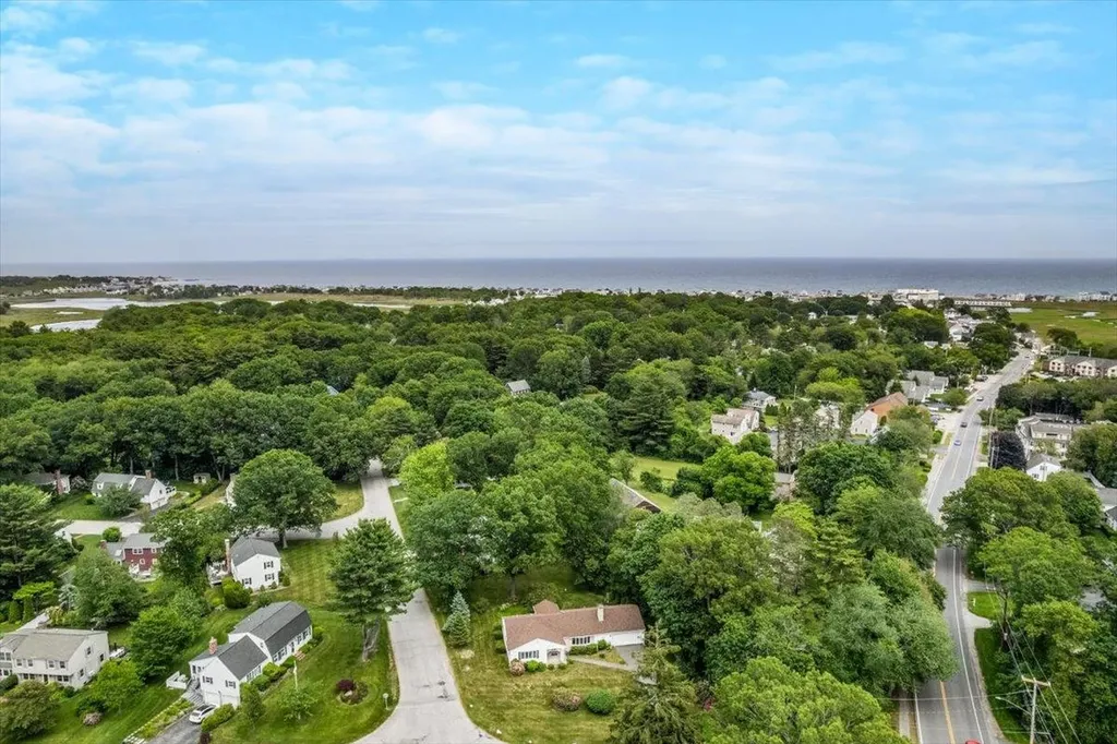 2 Presidential Circle Hampton NH 03842