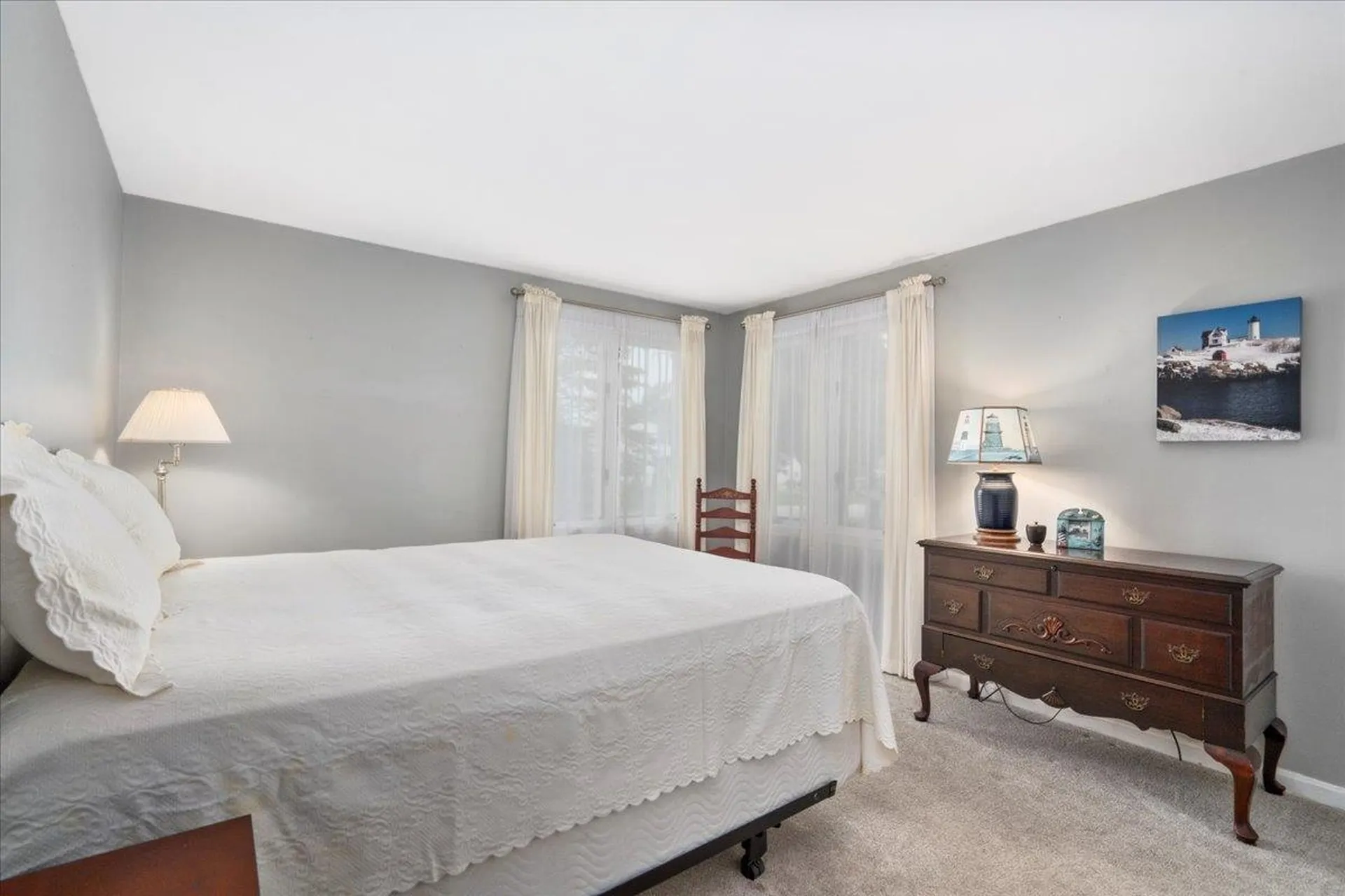 2 Presidential Circle Hampton NH 03842