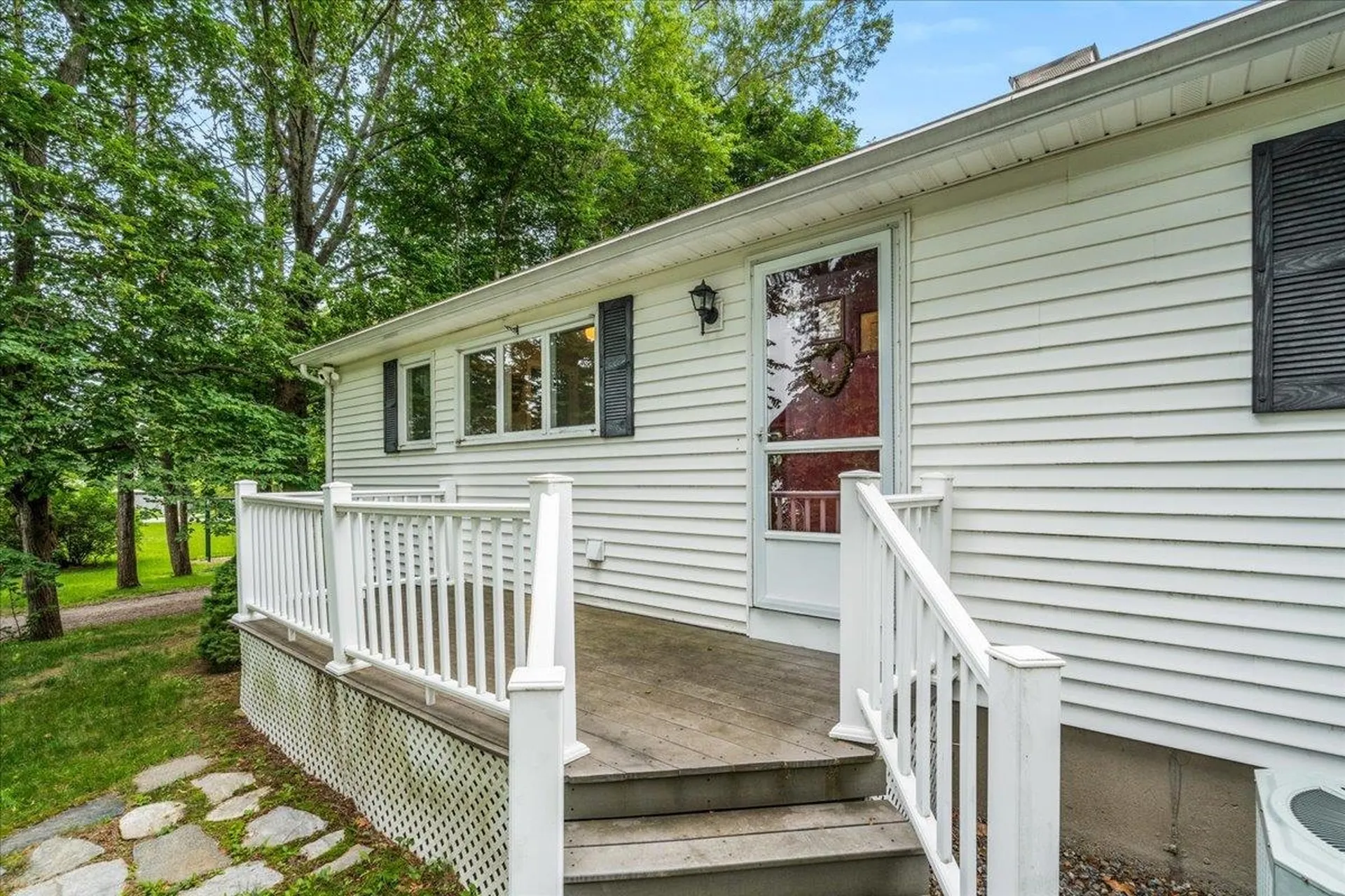 2 Presidential Circle Hampton NH 03842