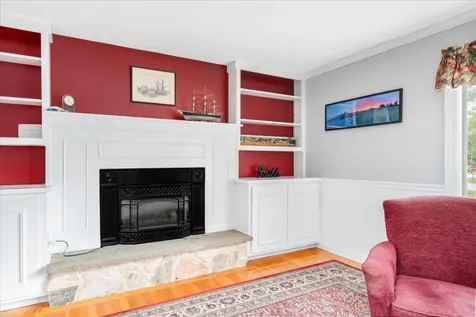 2 Presidential Circle Hampton NH 03842