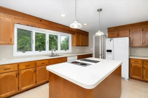 2 Presidential Circle Hampton NH 03842