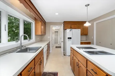 2 Presidential Circle Hampton NH 03842