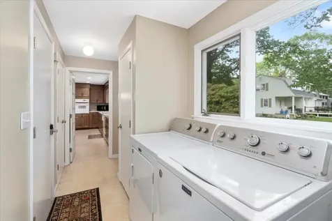 2 Presidential Circle Hampton NH 03842