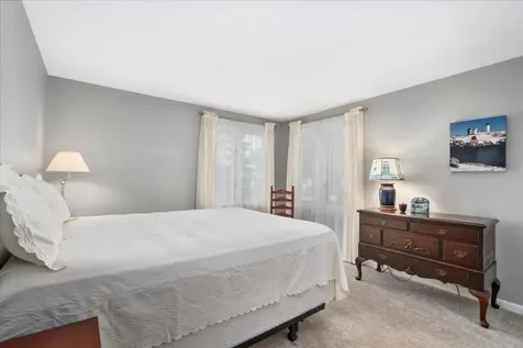 2 Presidential Circle Hampton NH 03842