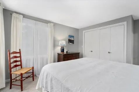 2 Presidential Circle Hampton NH 03842