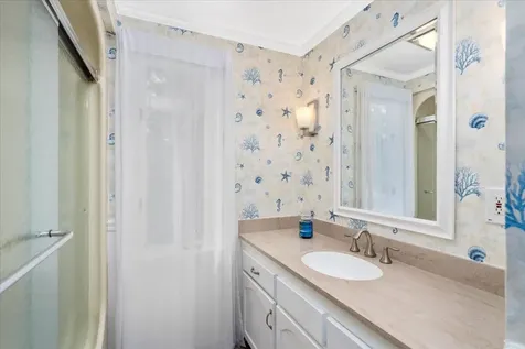 2 Presidential Circle Hampton NH 03842