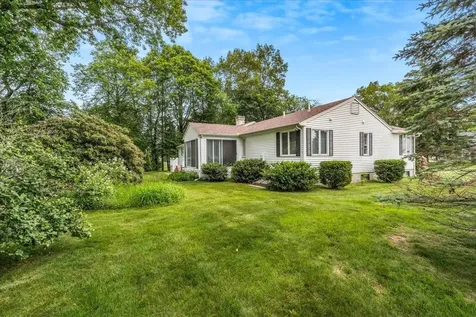 2 Presidential Circle Hampton NH 03842